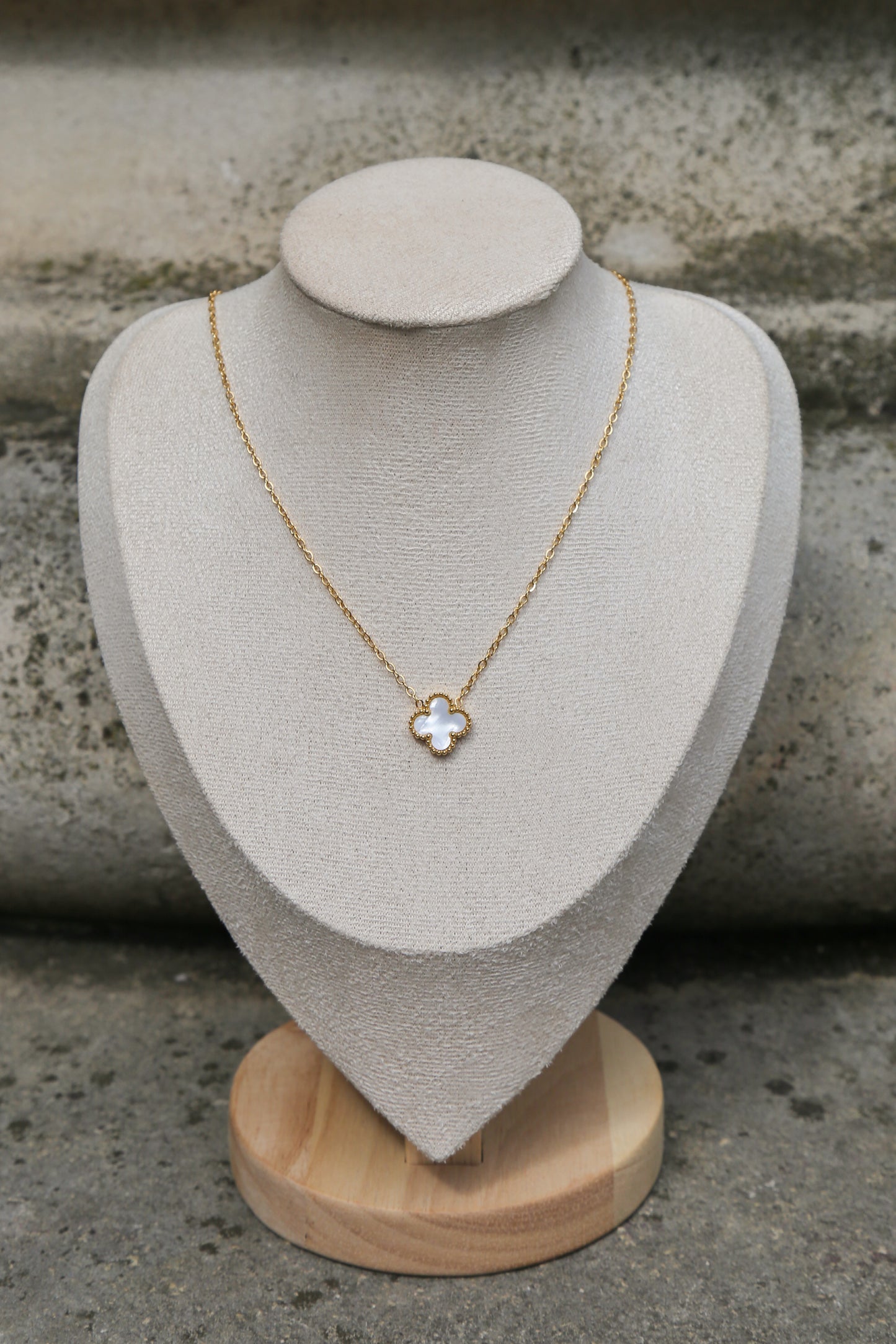 Single clover Necklace