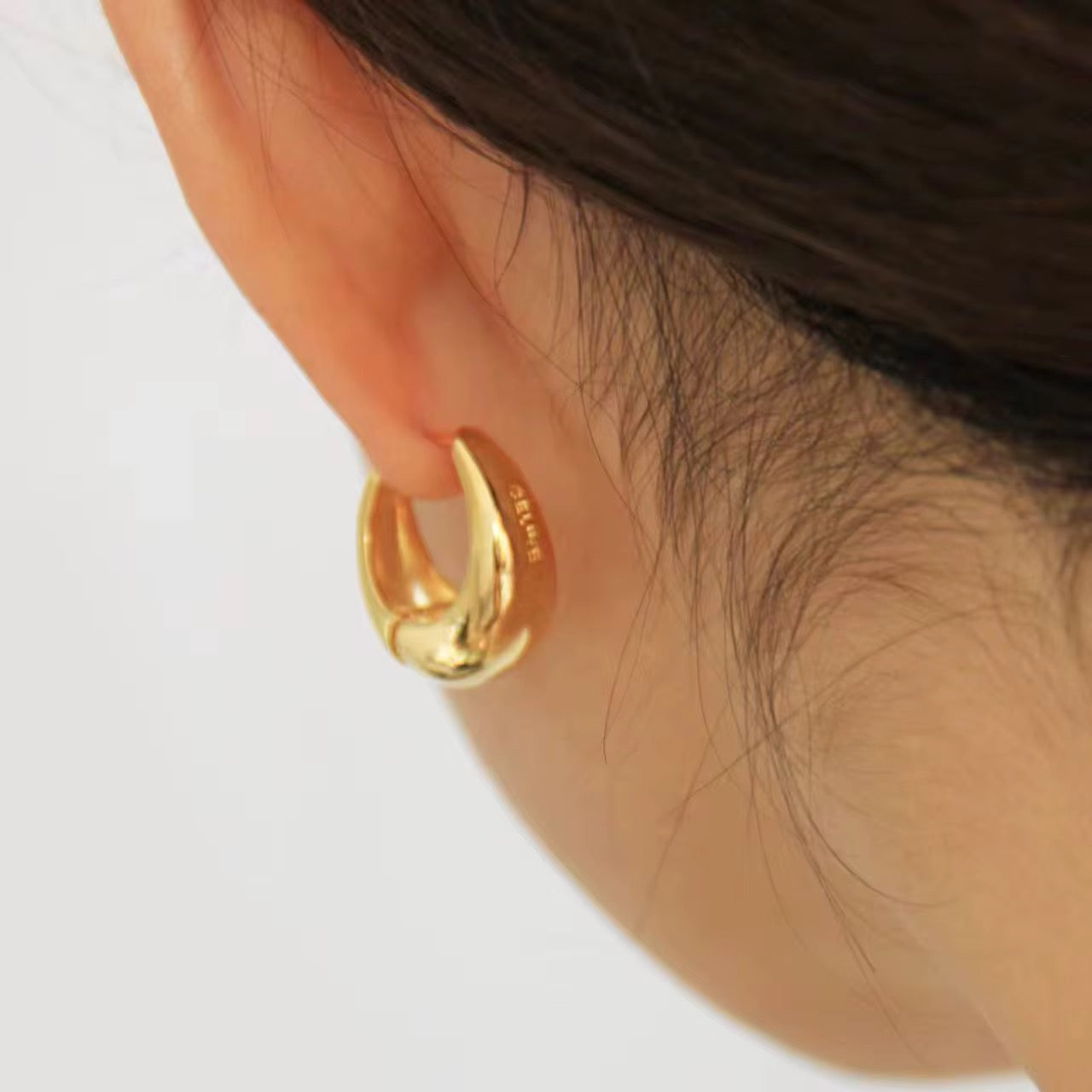 Chunky Huggie hoop earrings