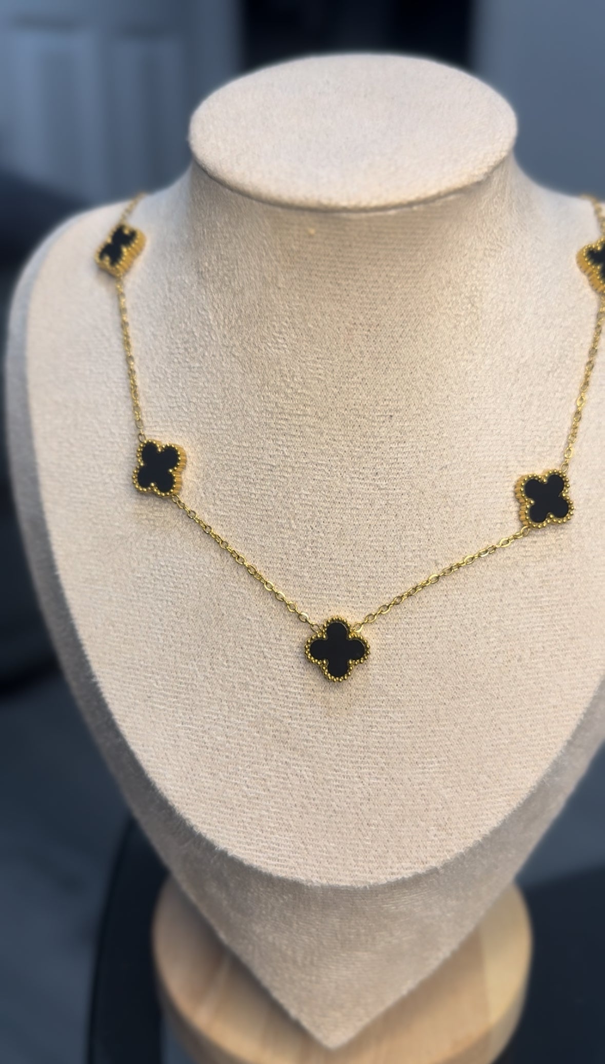 Black and gold 5 motif Clover Necklace