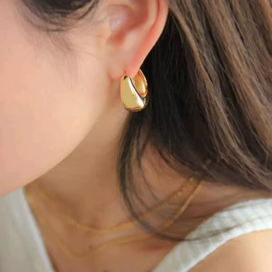 Chunky Huggie hoop earrings