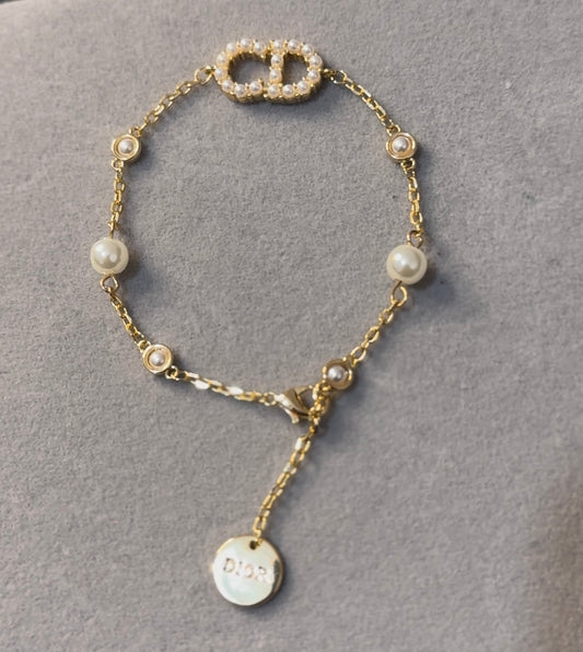 Gold Pearl bracelet